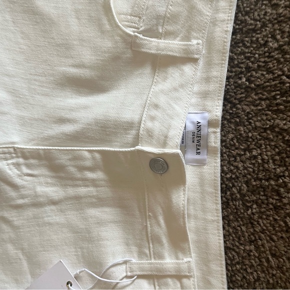 Stylish Cream Jean Shorts - Picture 6 of 6